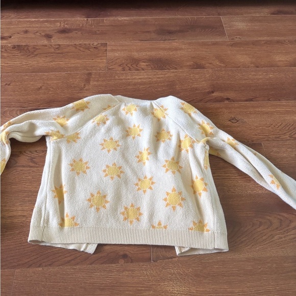 Chic Cream and Yellow Knit sunshine cardigan sweater in size 8 - Picture 4 of 4